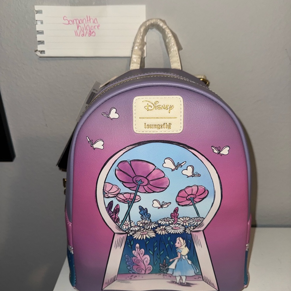 Loungefly NWT Soft tag Alice in Wonderland Keyhole